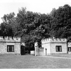 Plymouth Lodge in the late 1950s, after a kitchen extension had been added for Bill and Flo | Photo © Jacquie Elphick & Linda Grimwood