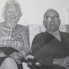 Emmy Arlett, born 1908, daughter of Knole's fencer, pictured with her husband in 1988