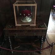 Alan Coronet vitrine A vitrine or hand-made glass case for an Earl's coronet, now on show in Knole's Spangle Dressing Room